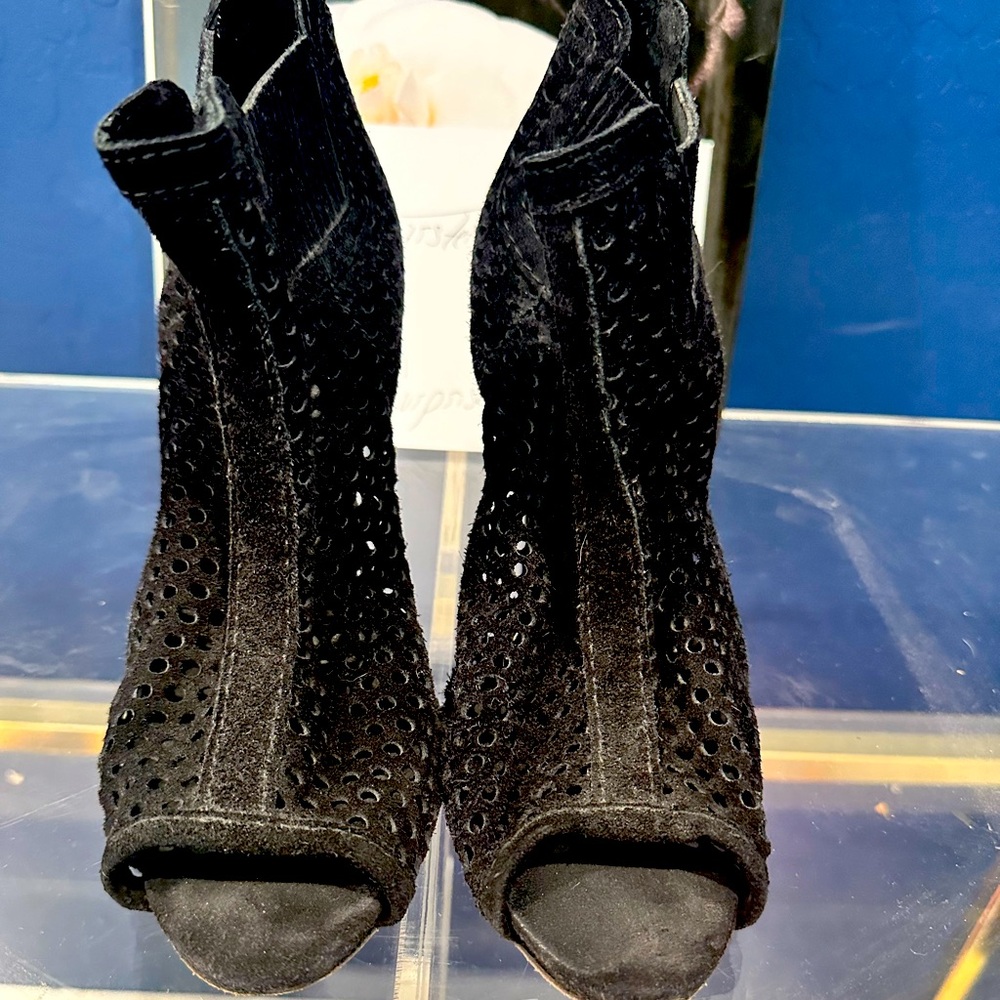 Pedro Garcia booties sz38.5